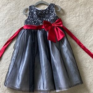 Size 5 Black Youngland Dress